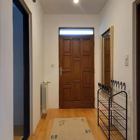 Matisse Airport Apartmán *