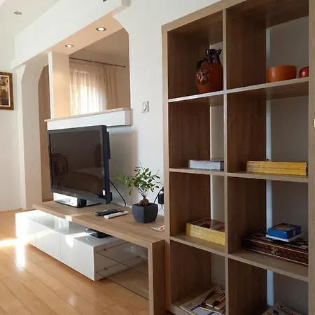 Matisse Airport Ledine