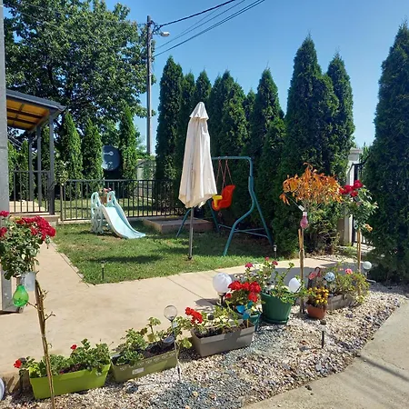 Matisse Airport Apartmán *